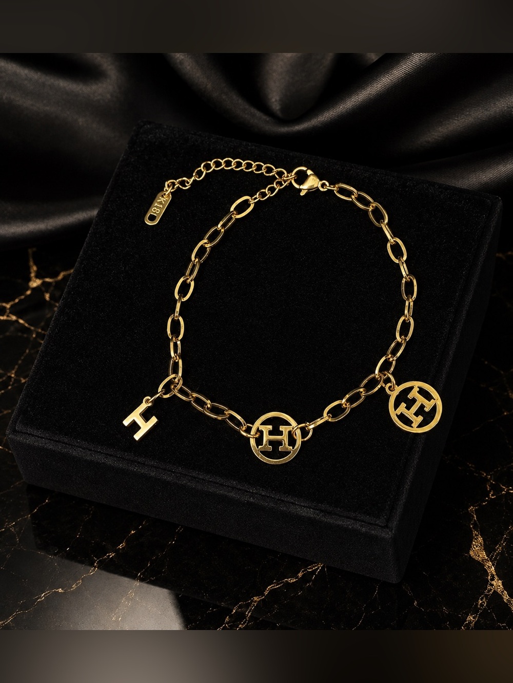 18K Gold Signature H Charm Link Chain Bracelet